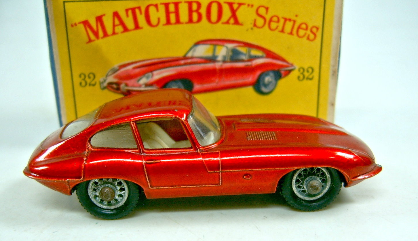 Matchbox 1-75 #32b E-Type Jaguar Reproduction Box by DRRB 
